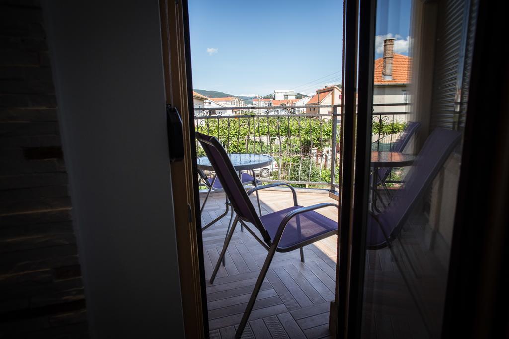 Luxury Apartments Tasa Требине Екстериор снимка