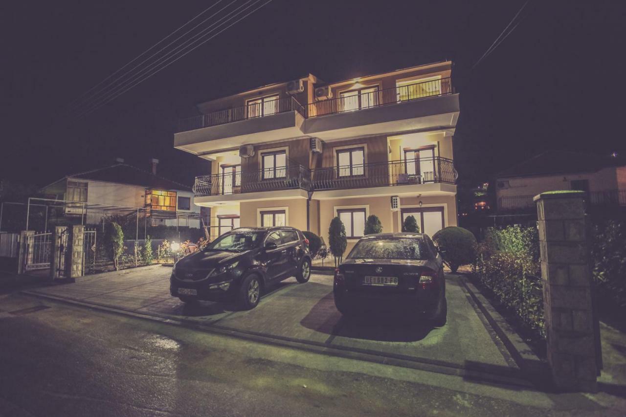 Luxury Apartments Tasa Требине Екстериор снимка
