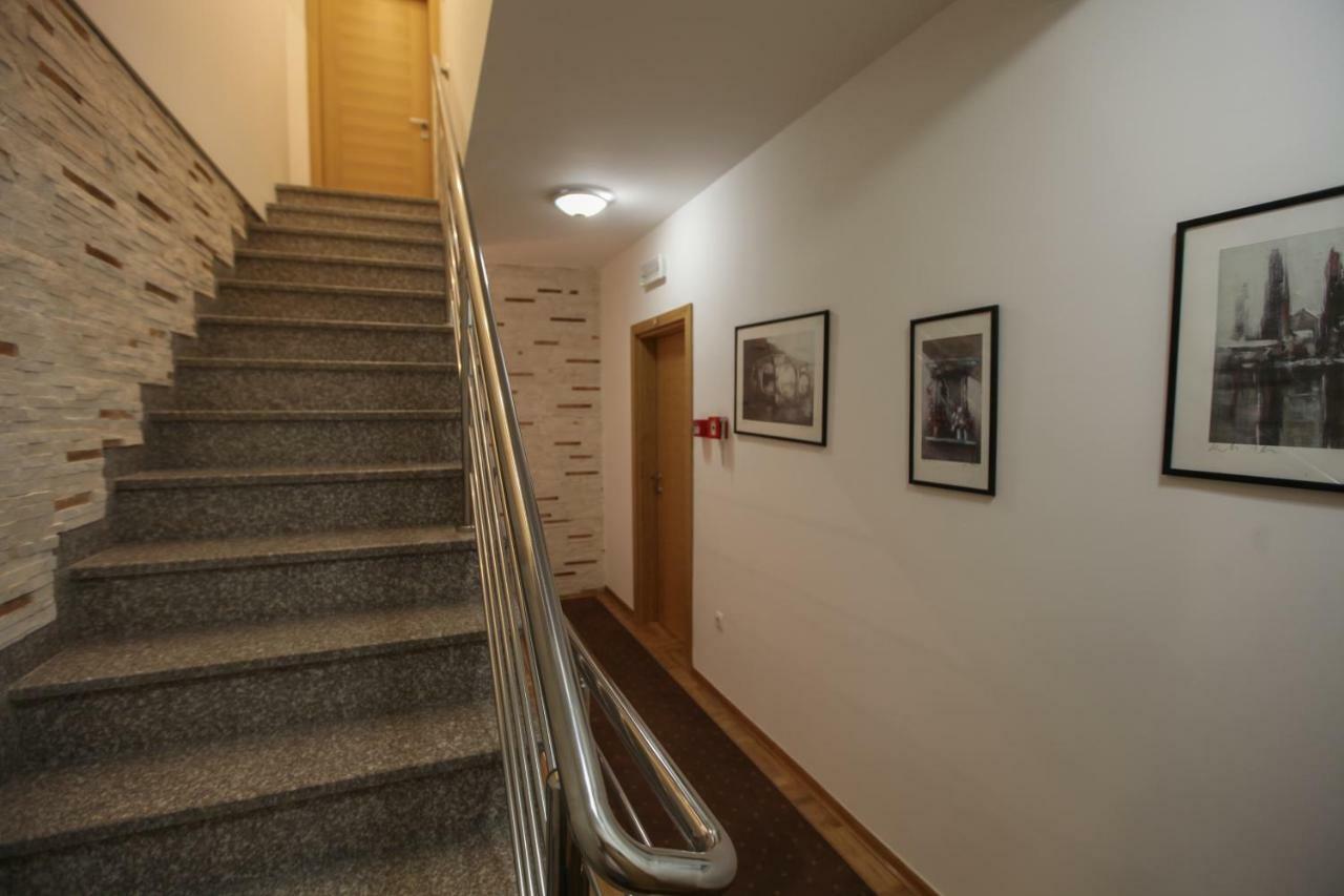 Luxury Apartments Tasa Требине Екстериор снимка