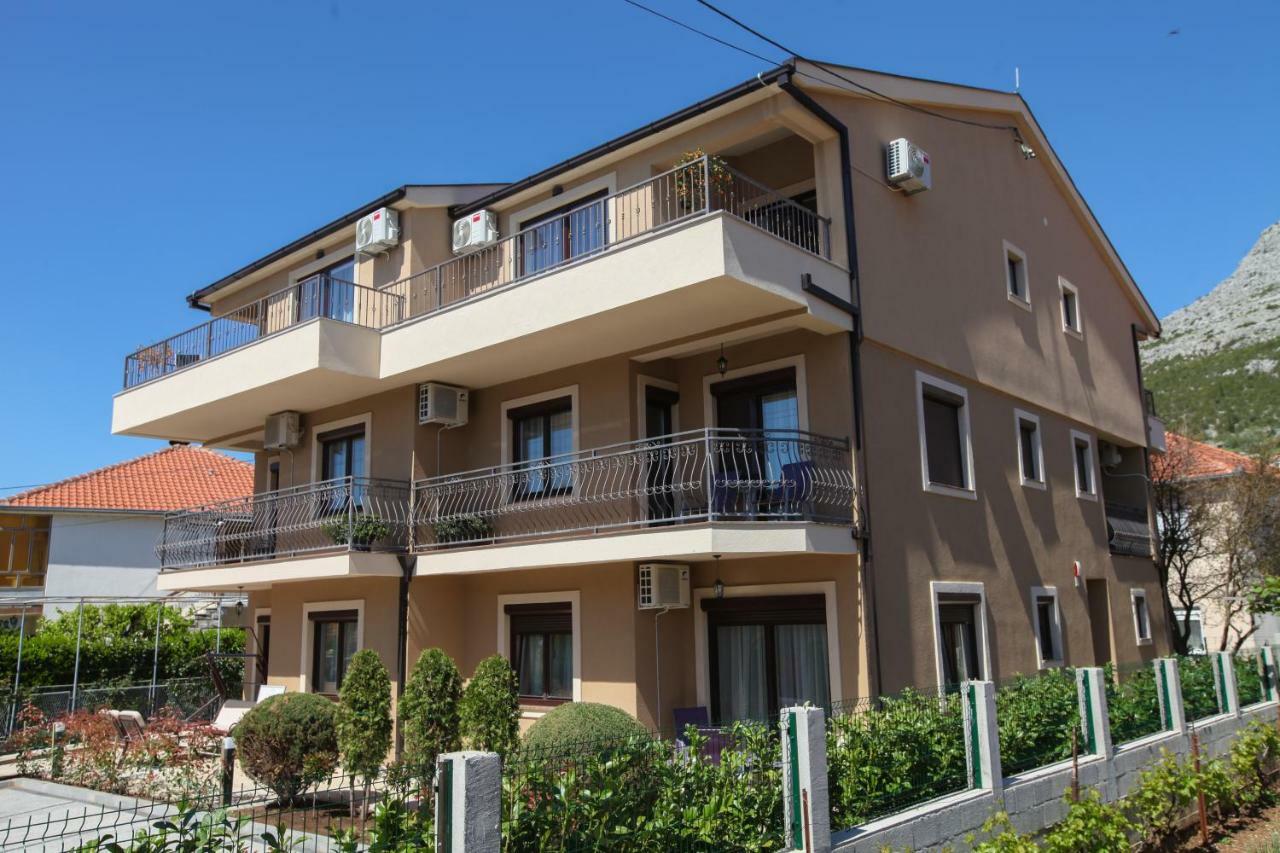 Luxury Apartments Tasa Требине Екстериор снимка