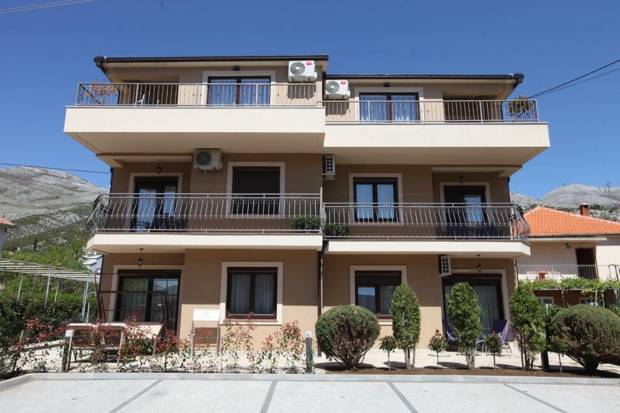 Luxury Apartments Tasa Требине Екстериор снимка